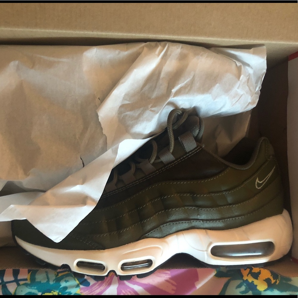 Women’s Nike Air Max 95s in Olive Green size 8.5